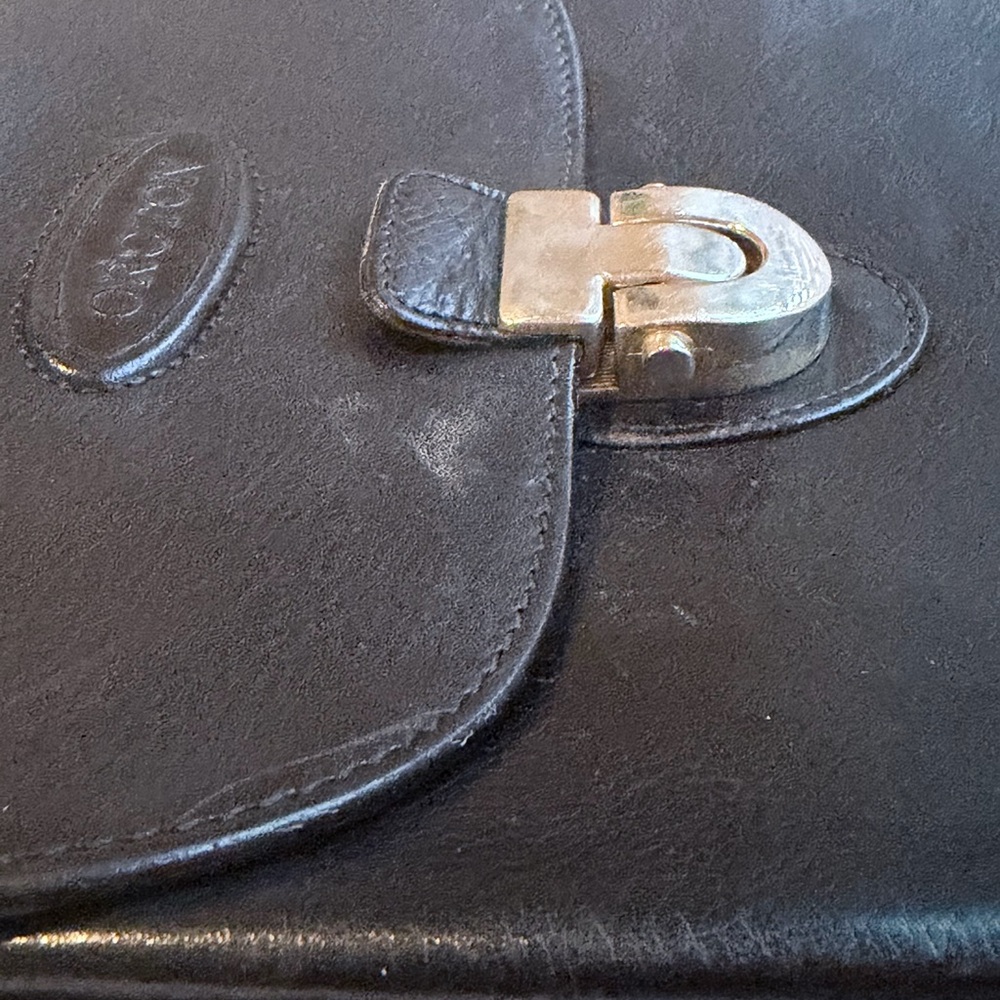 Vintage Oroton Black Leather Crossbody Bag with Gold-Tone Hardware Australia - Picture 7 of 8